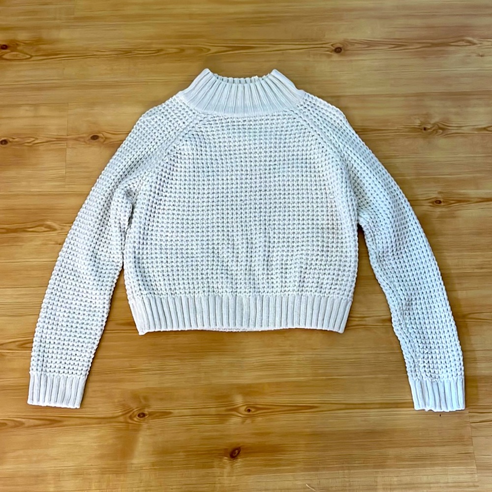 Cropped white turtle neck sweater, Size Large